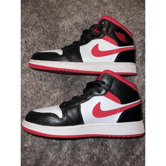 Air Jordan 1 Mid GS - DJ4695 122 - White / Gym Red - Black - 6.5 Youth - Picture 2 of 6